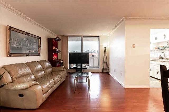 318 - 2645 Jane St, Condo with 3 bedrooms, 2 bathrooms and 1 parking in Toronto ON | Image 12