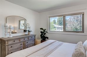 22 42 Street Sw, House detached with 4 bedrooms, 2 bathrooms and 4 parking in Calgary AB | Image 20