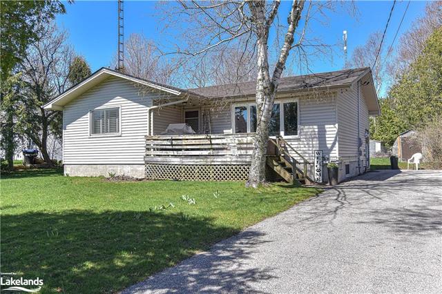 2a Wallis Street, House detached with 5 bedrooms, 2 bathrooms and 3 parking in Oro Medonte ON | Image 1
