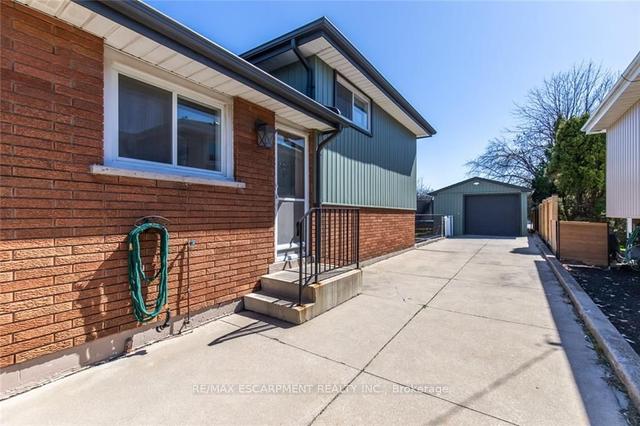 175 Rendell Blvd, House detached with 3 bedrooms, 2 bathrooms and 6 parking in Hamilton ON | Image 32