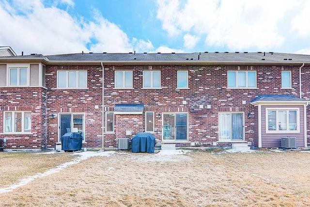 110 Westfield Dr, House attached with 3 bedrooms, 3 bathrooms and 3 parking in Whitby ON | Image 20