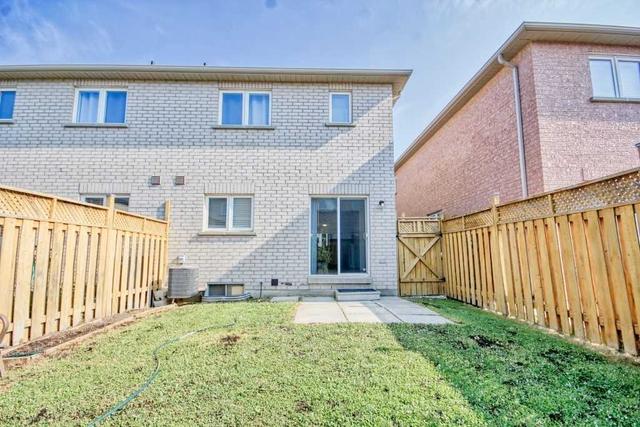 20 Sugarberry Dr, House semidetached with 3 bedrooms, 4 bathrooms and 3 parking in Brampton ON | Image 10