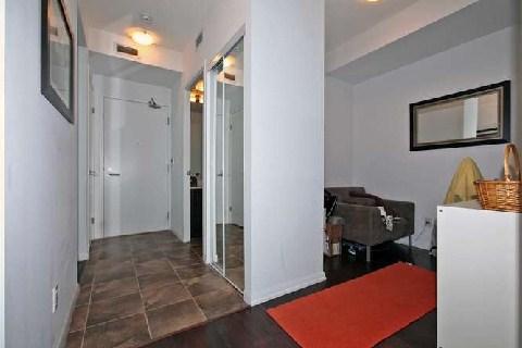 2702 - 215 Fort York Blvd, Condo with 2 bedrooms, 2 bathrooms and 1 parking in Toronto ON | Image 2