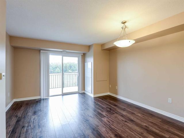 403 - 45 Kingsbury Sq, Condo with 2 bedrooms, 1 bathrooms and 1 parking in Guelph ON | Image 2