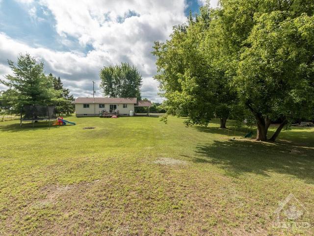2215 Abbott Road, House detached with 3 bedrooms, 1 bathrooms and 6 parking in North Grenville ON | Image 28