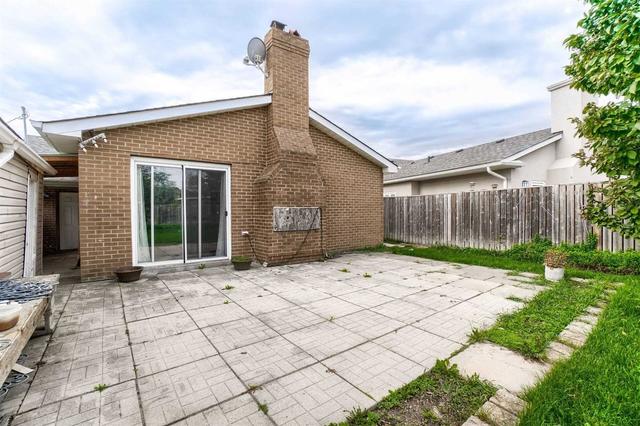 7525 Redstone Rd, House detached with 3 bedrooms, 2 bathrooms and 4 parking in Mississauga ON | Image 20