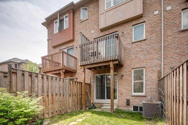 7055 Fairmeadow Cres, House attached with 3 bedrooms, 3 bathrooms and 1 parking in Mississauga ON | Image 20