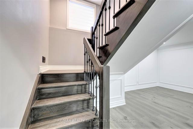513 Maplehurst Ave, House detached with 4 bedrooms, 3 bathrooms and 5 parking in Oakville ON | Image 25
