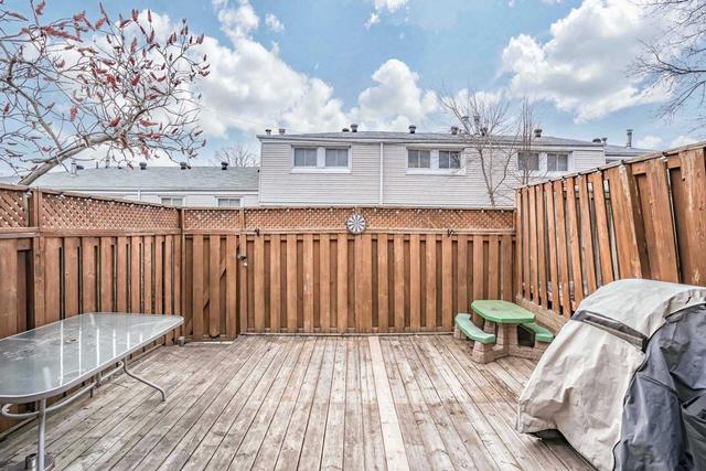 20 - 400 Mississauga Valley Blvd, Townhouse with 3 bedrooms, 2 bathrooms and 2 parking in Mississauga ON | Image 5