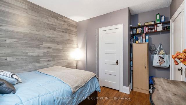 26 Clarence St, House detached with 2 bedrooms, 1 bathrooms and 5 parking in Brampton ON | Image 11