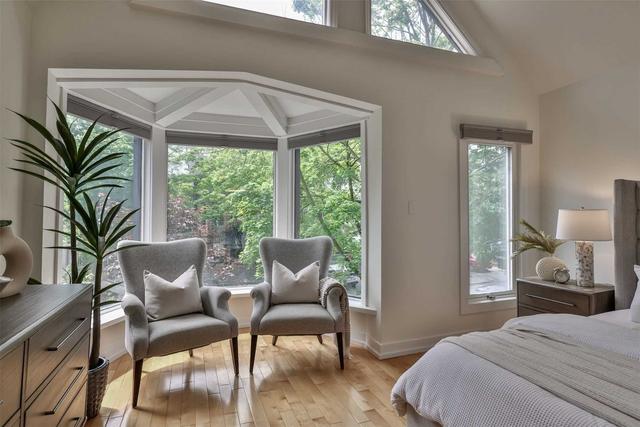 361 Howland Ave, House detached with 4 bedrooms, 3 bathrooms and 2 parking in Toronto ON | Image 3