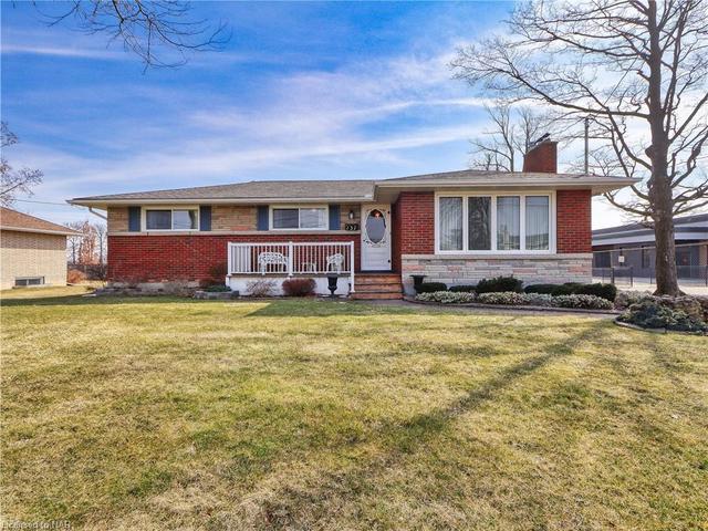 137 Richmond Street, House detached with 3 bedrooms, 2 bathrooms and null parking in Thorold ON | Image 1