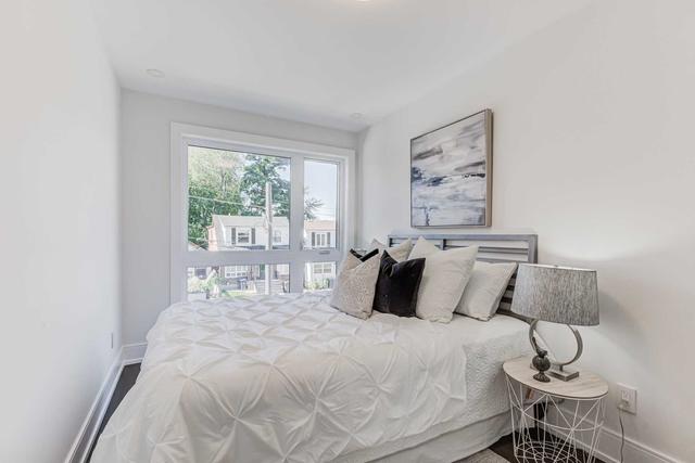 17 Emmott Ave, House semidetached with 4 bedrooms, 5 bathrooms and 2 parking in Toronto ON | Image 14