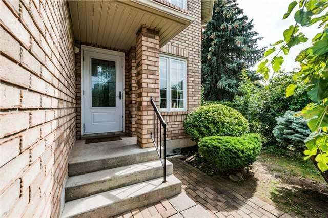 1180 Stephenson Dr, House detached with 3 bedrooms, 4 bathrooms and 2 parking in Burlington ON | Image 2
