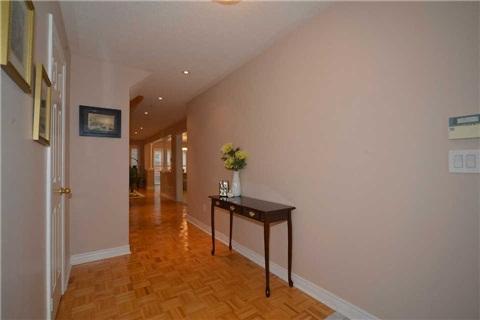 65 Macbride Cres, House detached with 3 bedrooms, 3 bathrooms and 3 parking in Vaughan ON | Image 2
