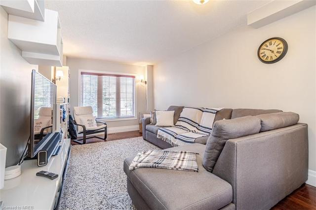 28 - 2 Clay Brick Court, House attached with 3 bedrooms, 1 bathrooms and 2 parking in Brampton ON | Image 32