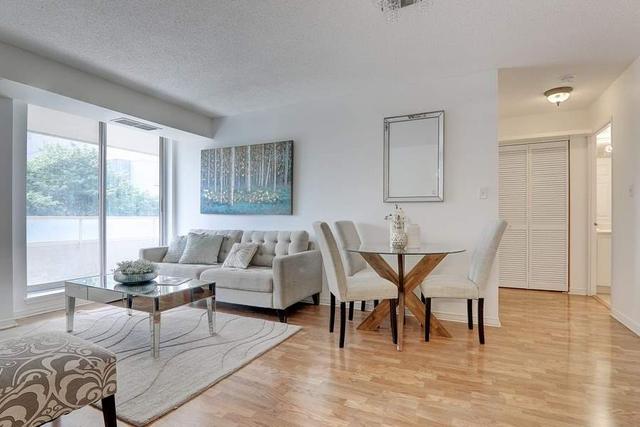308 - 18 Hillcrest Ave, Condo with 2 bedrooms, 2 bathrooms and 1 parking in Toronto ON | Image 2