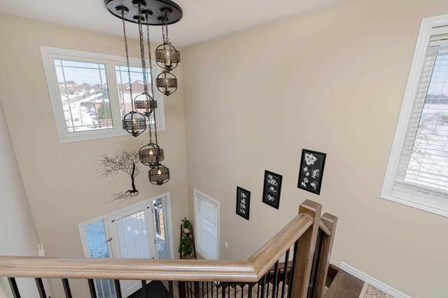 236 Churchill Rd S, House detached with 4 bedrooms, 3 bathrooms and 4 parking in Halton Hills ON | Image 4