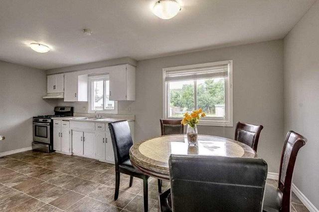124 Thunderbird Dr, House semidetached with 3 bedrooms, 1 bathrooms and 4 parking in Cambridge ON | Image 5