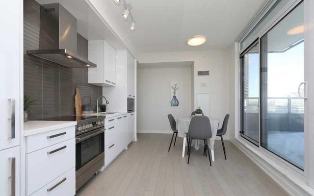 s802 - 120 Bayview Ave, Condo with 2 bedrooms, 2 bathrooms and 1 parking in Toronto ON | Image 24