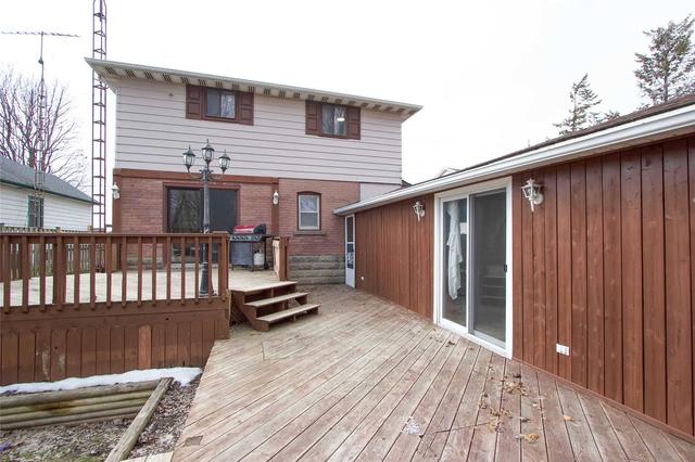 27 Lake Ridge Rd S, House detached with 4 bedrooms, 2 bathrooms and 7 parking in Whitby ON | Image 17