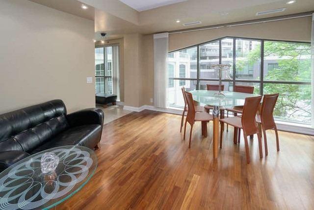 401 - 3 Mcalpine St, Condo with 2 bedrooms, 1 bathrooms and 1 parking in Toronto ON | Image 7