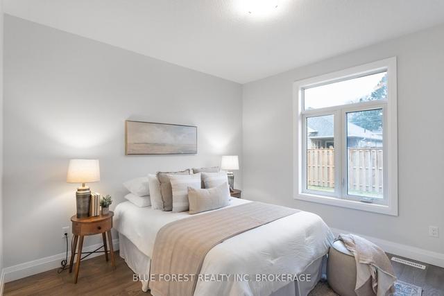 13 - 63 Compass Tr, Townhouse with 3 bedrooms, 3 bathrooms and 3 parking in Central Elgin ON | Image 15