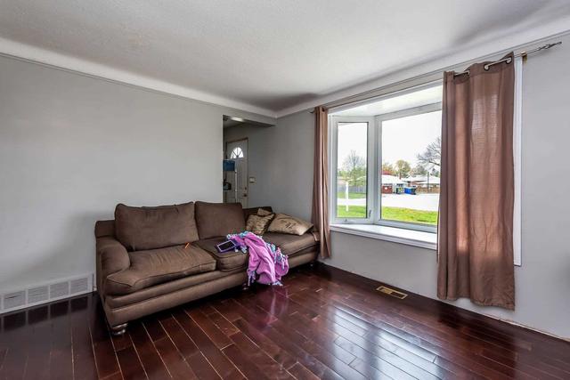6009 Swayze Dr, House detached with 3 bedrooms, 1 bathrooms and 2 parking in Niagara Falls ON | Image 13