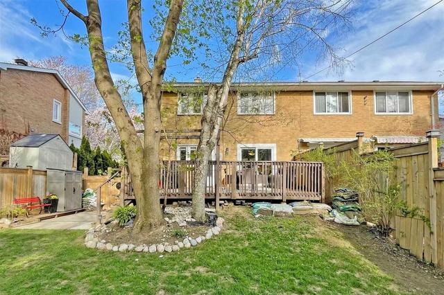 8 Wren Crt, House semidetached with 3 bedrooms, 3 bathrooms and 4 parking in Toronto ON | Image 33