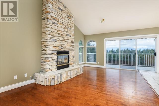 1115 Evergreen Ave, House detached with 5 bedrooms, 3 bathrooms and 2 parking in Courtenay BC | Image 6