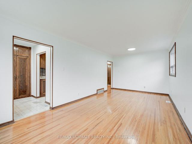 12 Arnham Rd, House detached with 3 bedrooms, 2 bathrooms and 4 parking in Toronto ON | Image 37