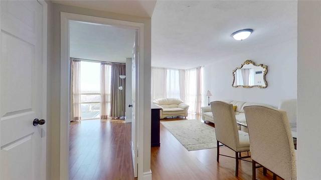 802 - 50 Eglinton Ave W, Condo with 1 bedrooms, 1 bathrooms and 1 parking in Mississauga ON | Image 7