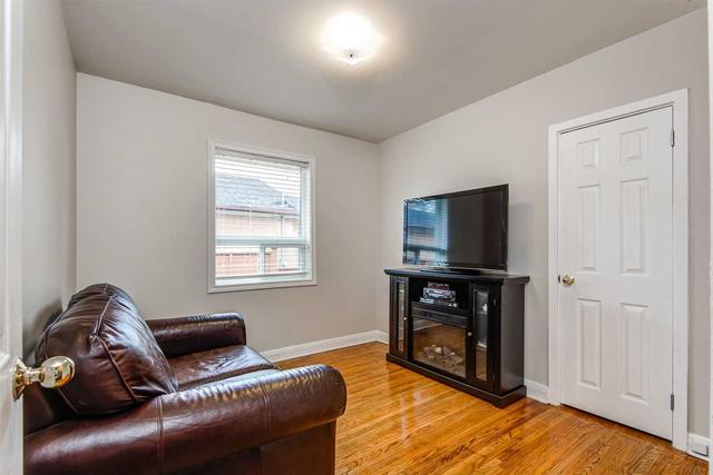 183 Elmhurst Dr, House detached with 3 bedrooms, 2 bathrooms and 7 parking in Toronto ON | Image 5