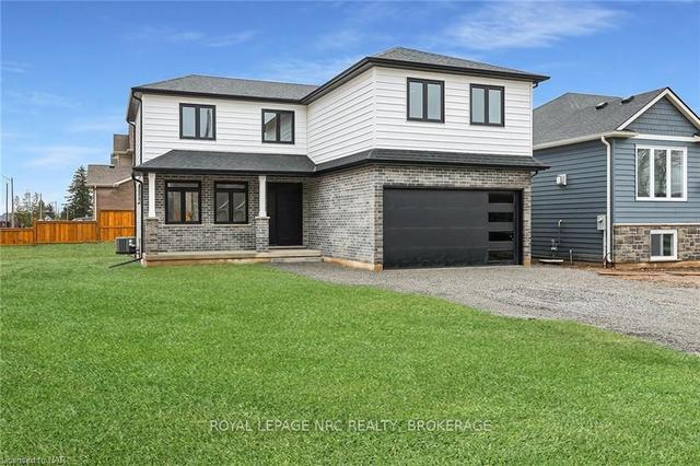 24 Ridge Rd S, House detached with 3 bedrooms, 3 bathrooms and 8 parking in Fort Erie ON | Image 1