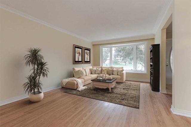 398 Strathcona Dr, House detached with 3 bedrooms, 1 bathrooms and 4 parking in Burlington ON | Image 8