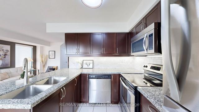 617 - 140 Widdicombe Hill Blvd, Townhouse with 2 bedrooms, 2 bathrooms and 1 parking in Toronto ON | Image 5