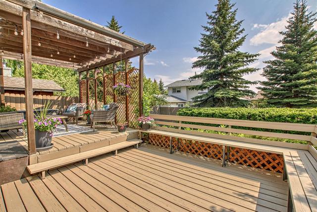 752 Woodpark Boulevard Sw, House detached with 3 bedrooms, 3 bathrooms and 2 parking in Calgary AB | Image 22