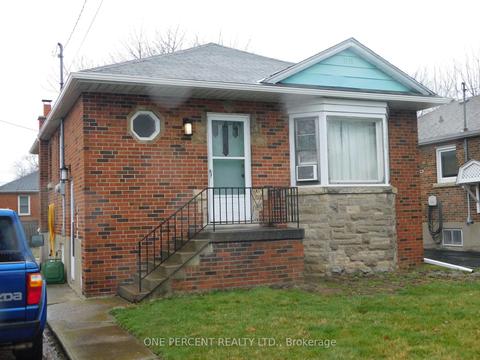 178 East 34th St, House detached with 3 bedrooms, 2 bathrooms and 5 parking in Hamilton ON | Card Image