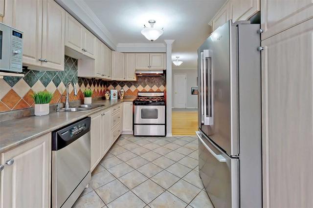 124 Raintree Cres, House detached with 4 bedrooms, 4 bathrooms and 4 parking in Richmond Hill ON | Image 3