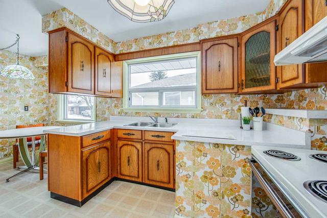146 Sweeney Dr, House detached with 3 bedrooms, 3 bathrooms and 4 parking in Toronto ON | Image 20