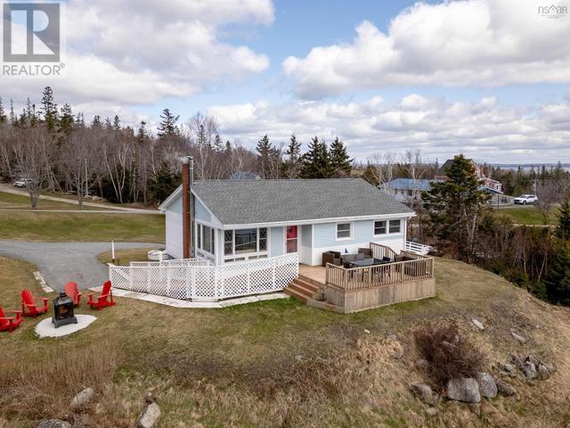 21 Minnie Miller Lane, House detached with 2 bedrooms, 1 bathrooms and null parking in Chester NS | Image 2