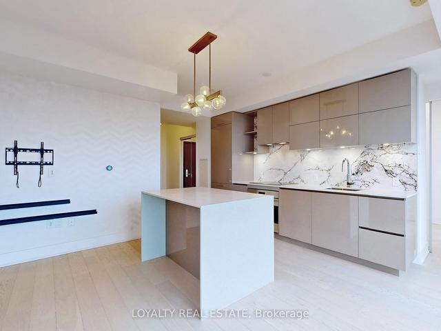 4909 - 1 Yorkville Ave, Condo with 2 bedrooms, 2 bathrooms and 1 parking in Toronto ON | Image 2
