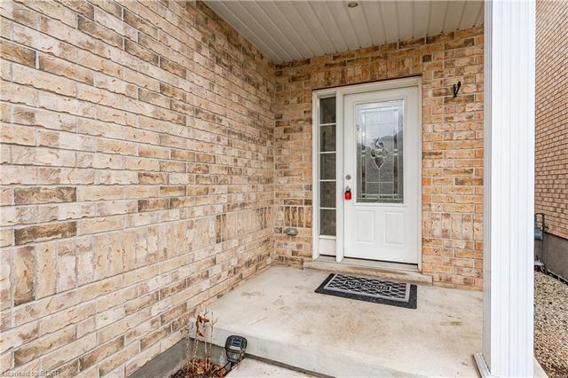 137 Kemp Crescent, House detached with 4 bedrooms, 2 bathrooms and 3 parking in Guelph ON | Image 42