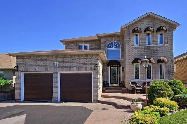 19 Bannerman Dr, House detached with 4 bedrooms, 4 bathrooms and 4 parking in Bradford West Gwillimbury ON | Image 1