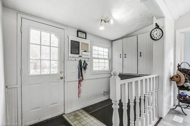 289 Ninth Concession Road, House detached with 3 bedrooms, 1 bathrooms and null parking in Brant ON | Image 6