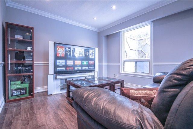 133 Earnscliffe Circ, House semidetached with 3 bedrooms, 2 bathrooms and 6 parking in Brampton ON | Image 7