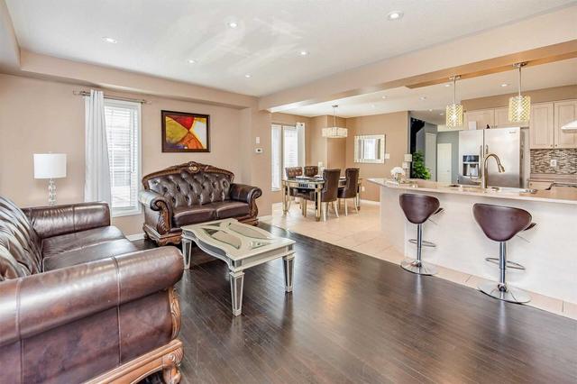 46 Beer Cres, House attached with 3 bedrooms, 3 bathrooms and 2 parking in Ajax ON | Image 15