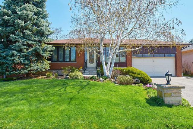 3639 Bluestream Cres N, House detached with 4 bedrooms, 2 bathrooms and 4 parking in Mississauga ON | Image 1