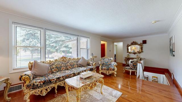 9 Westmount Park Rd, House detached with 3 bedrooms, 2 bathrooms and 8 parking in Toronto ON | Image 7