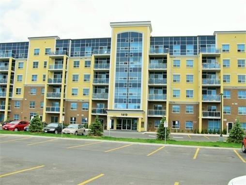 103 - 1421 Costigan Rd, Condo with 2 bedrooms, 2 bathrooms and 2 parking in Milton ON | Image 1
